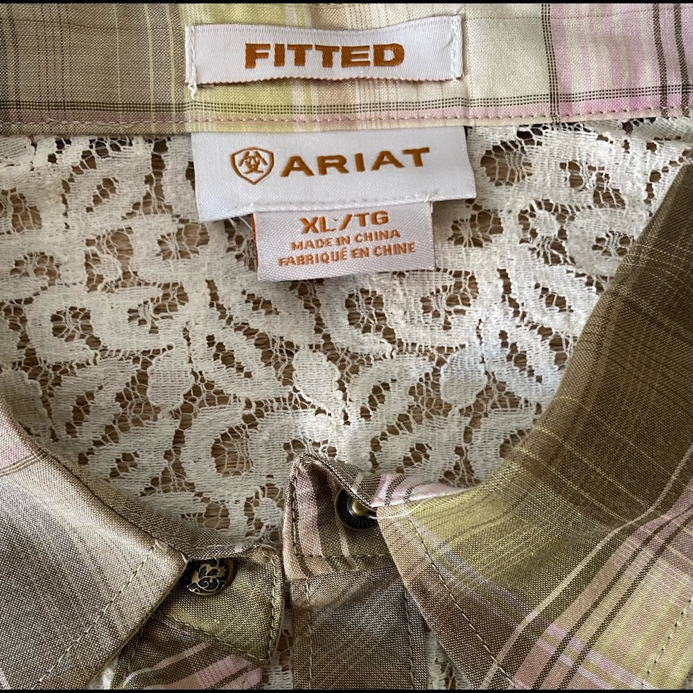 Ariat plaid and lace fitted western shirt - Picture 10 of 12